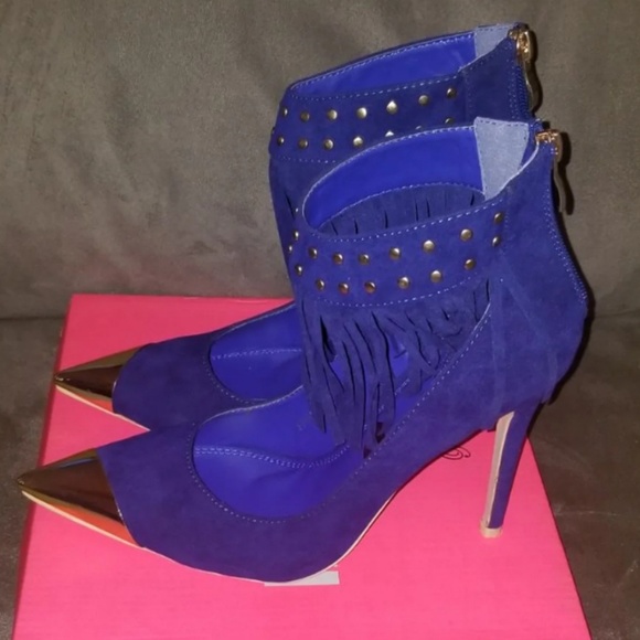 Ankle strap heels - Picture 3 of 5
